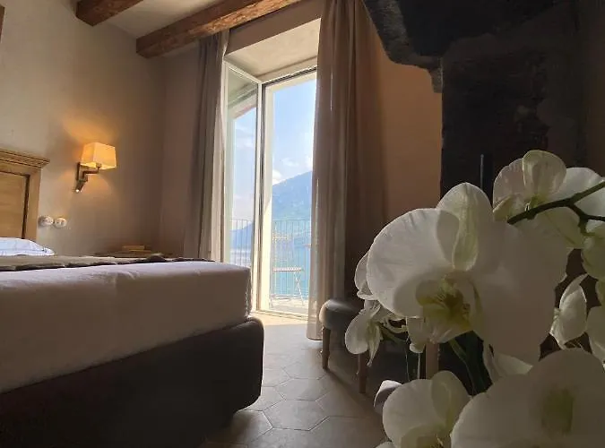 Al Molo 5 - Front Inn Oliveto Lario